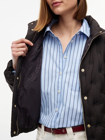 TOMMY HILFIGER Демисезонная куртка в Черный