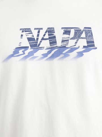 Tricou 'S-LODESTAR' de la NAPAPIJRI pe alb