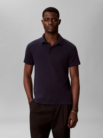 T-Shirt Calvin Klein en bleu : devant