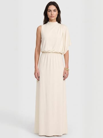 Opal Studio Kjole ' Anina ' i beige: forside