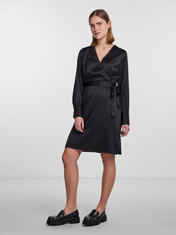 Robe 'SILJA' PIECES en noir