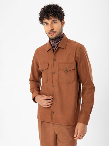 Antioch - Ajuste regular Camisa en marrón