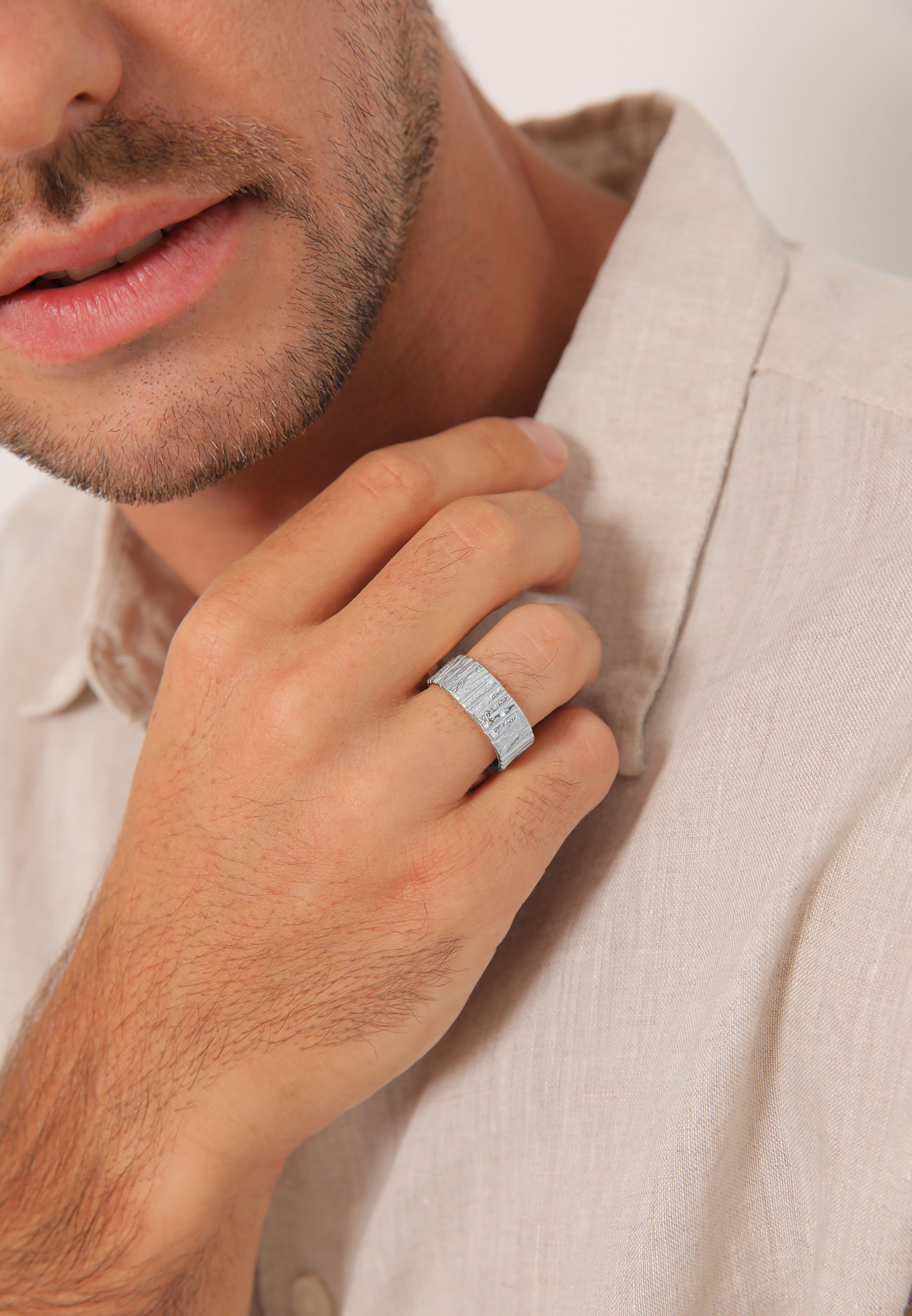 KUZZOI Ring in Silver: front