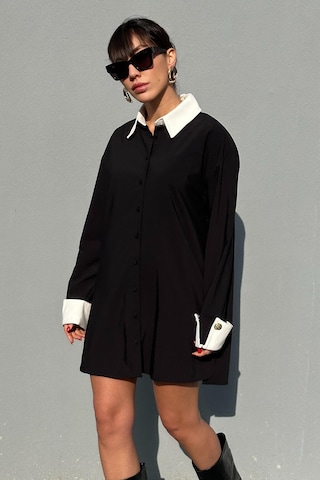 Touche Prive Blouse in Zwart: voorkant