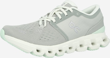 Chaussure de course On en gris : devant