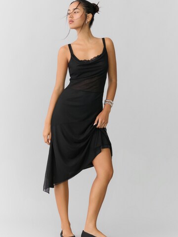 Robe Pull&Bear en noir : devant