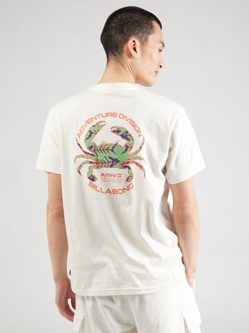 Tricou 'FAUNA' de la BILLABONG pe alb: față