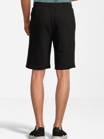 FILA Regular Shorts in Schwarz