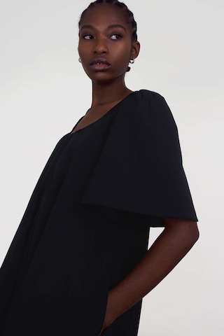 Rochie 'Fiona' de la Aligne pe negru