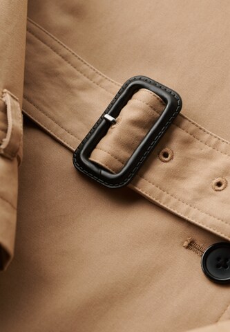 Superdry Tussenmantel in Beige
