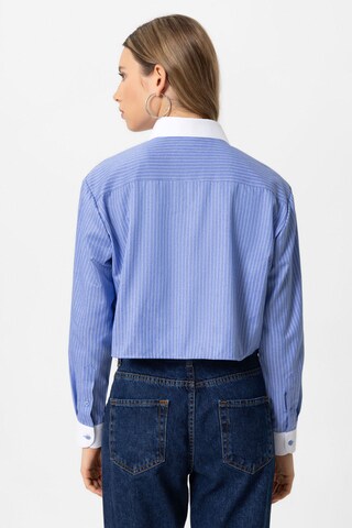 DENIM CULTURE Blus 'Dilara' i blå