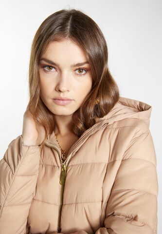 Cappotto invernale di faina in beige