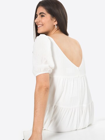 SISTERS POINT Letní šaty – bílá