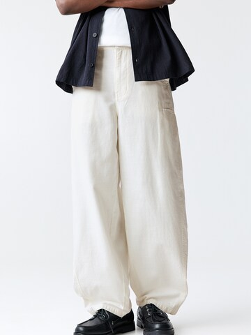 Pull&Bear Baggy Broek in Wit: voorkant