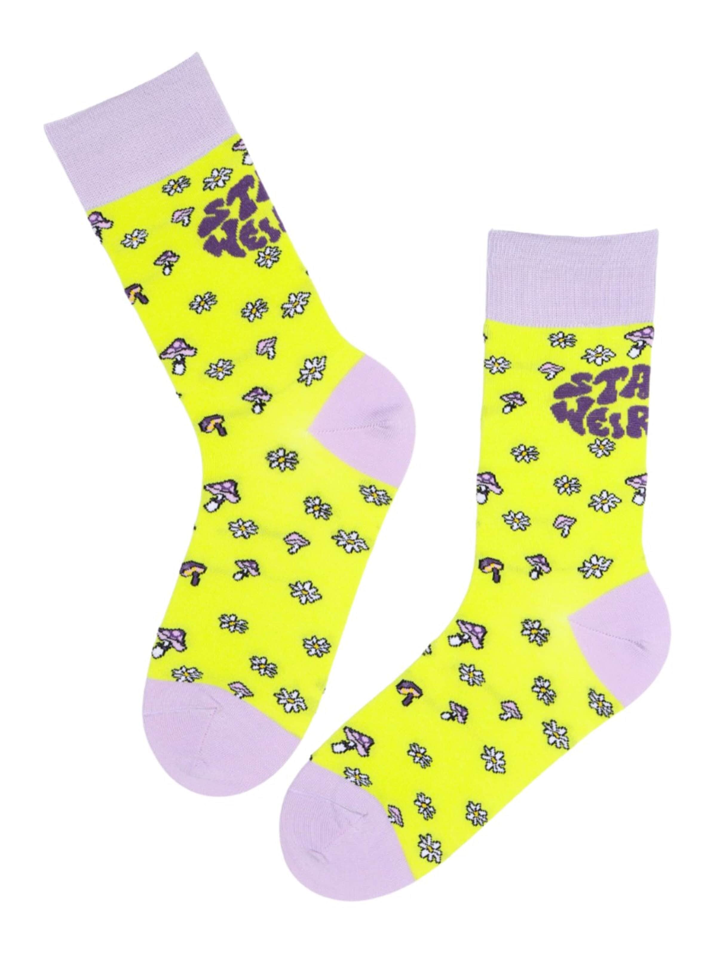 Sokisahtel Sokken 'STAY WEIRD cotton socks' in Groen: voorkant