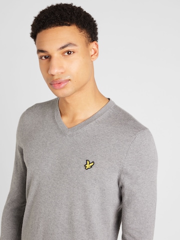 Pull-over Lyle & Scott en gris