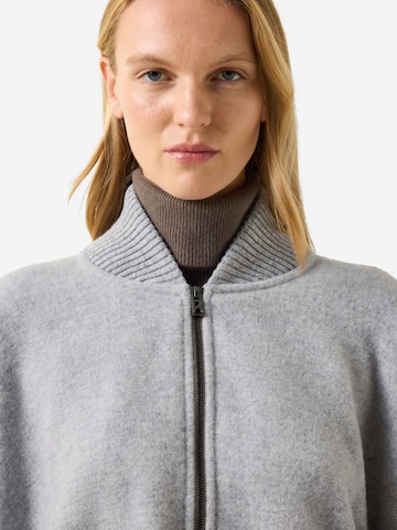 BOGNER Cape 'Nellie' in Grau