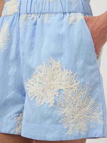 regular Pantaloni 'SKANA' di YAS in blu