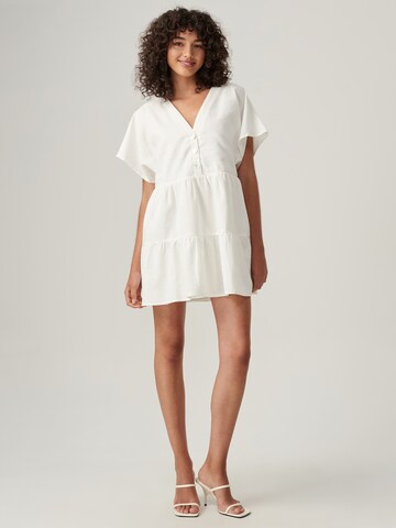 Robe 'ACACI' The Fated en blanc : devant