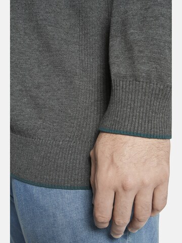 Pull-over ' Earl Archie ' Charles Colby en gris