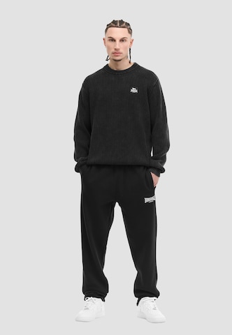 LONSDALE Loosefit Kalhoty 'Terrick' – černá