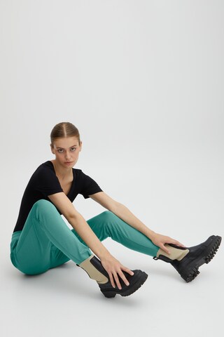 Effilé Pantalon à pince 'Kate' ICHI en vert