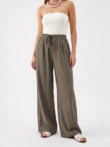 Wide leg Pantaloni de la MixRay pe verde
