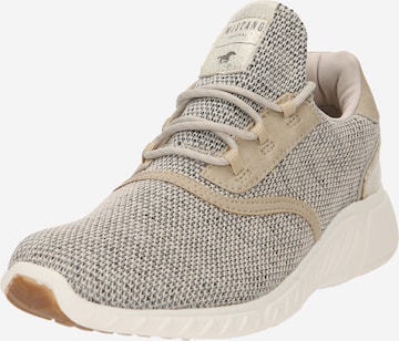 Baskets basses MUSTANG en beige : devant