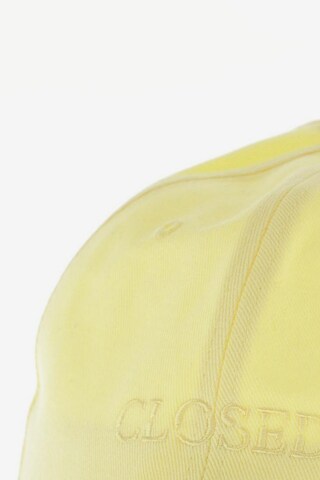Closed Hat & Cap in One size in Yellow