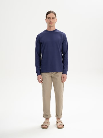 MELA T-shirt 'Tejas' i blå