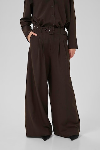 My Essential Wardrobe Wide leg Bandplooibroek 'VittaMW' in Bruin: voorkant