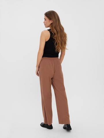VERO MODA - regular Pantalón en marrón