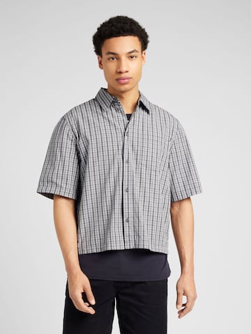 Comfort fit Camicia 'Tom' di WEEKDAY in nero: frontale