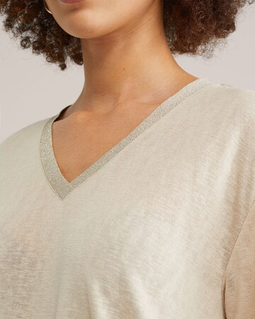 Tricou de la WE Fashion pe bej