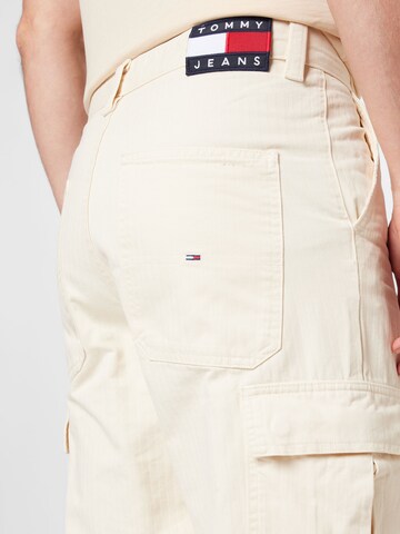 Tommy Jeans Loose fit Cargo Pants 'Aiden' in White