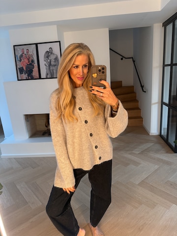 VERSTIQUE Πουλόβερ σε μπεζ