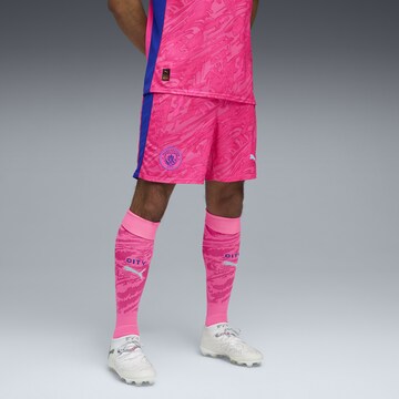 PUMA Loosefit Sportbroek 'Manchester City 25/26' in Roze: voorkant