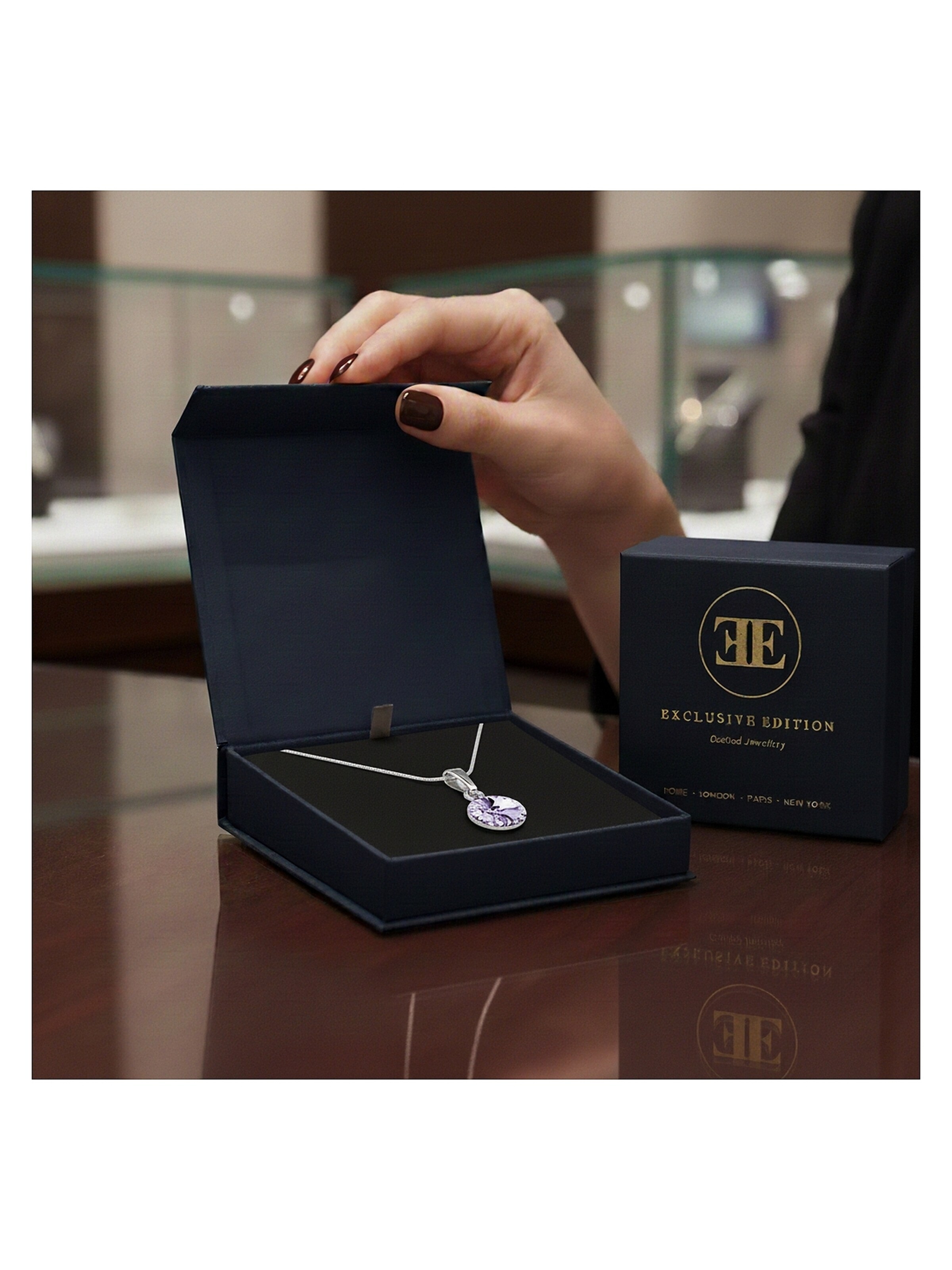 EXCLUSIVE EDITION Řetízek 'Rivoli adorned with Swarovski crystals' – fialová
