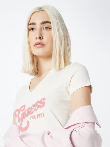 GUESS - Camiseta 'Suede' en blanco