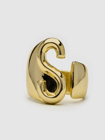 Luxenter Ring 'Alphabet S'‌ in Gold: Vorderseite