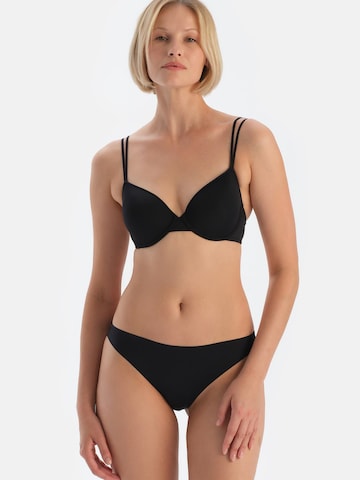 Dagi - Tanga em preto