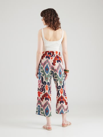 Largi Pantaloni cutați 'Ci44ra' de la Hailys pe alb