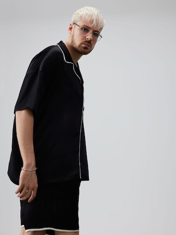 ABOUT YOU x Rewinside Regular fit Button Up Shirt 'Yasin' in Black: front