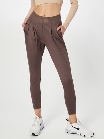 Athlecia Tapered Sportbroek 'Beastown' in Bruin: voorkant