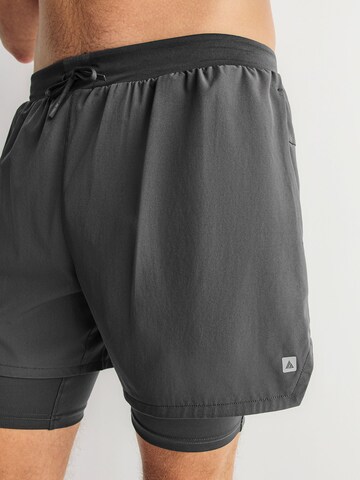 Next regular Λειτουργικό παντελόνι σε μαύρο