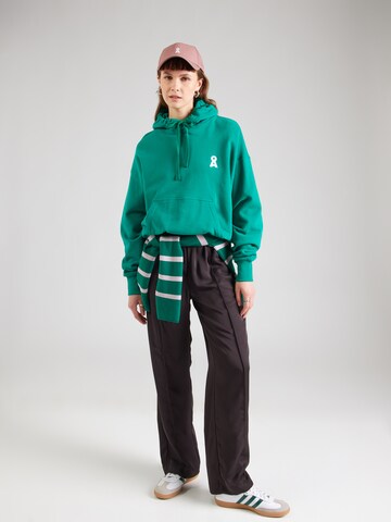 Felpa 'FRANCISARAA' di ARMEDANGELS in verde