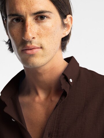 Giesto Regular fit Button Up Shirt in Brown