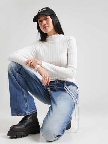 QS Shirt in White: front