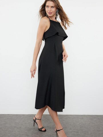 Trendyol Kleid in Schwarz
