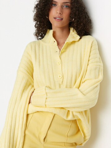 Pullover di Trendyol in giallo